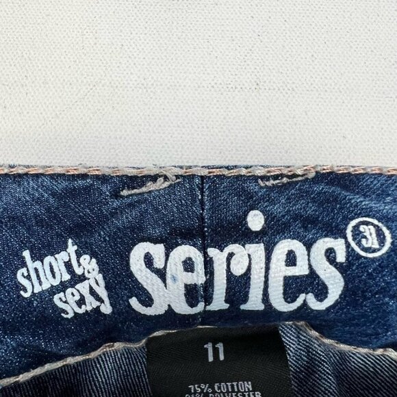 Curves Series Womens Short & Sexy Capri Jeans Blue Stretch Zip Juniors 11 New - Picture 10 of 11